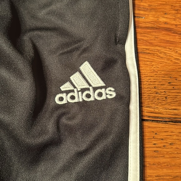 Adidas joggers - Picture 2 of 6